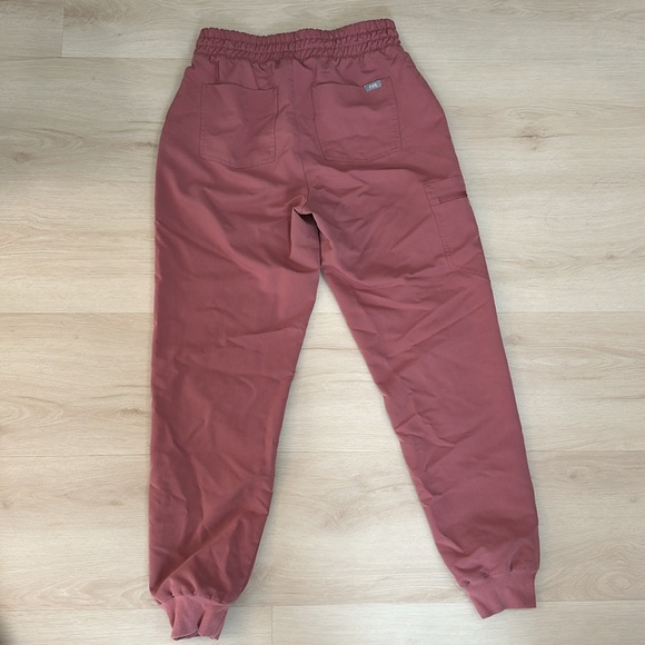 Figs High Waisted Zamora Jogger Scrubs - Picture 4 of 5